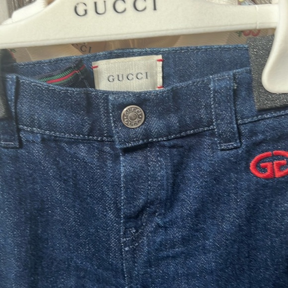 Gucci - Picture 1 of 3